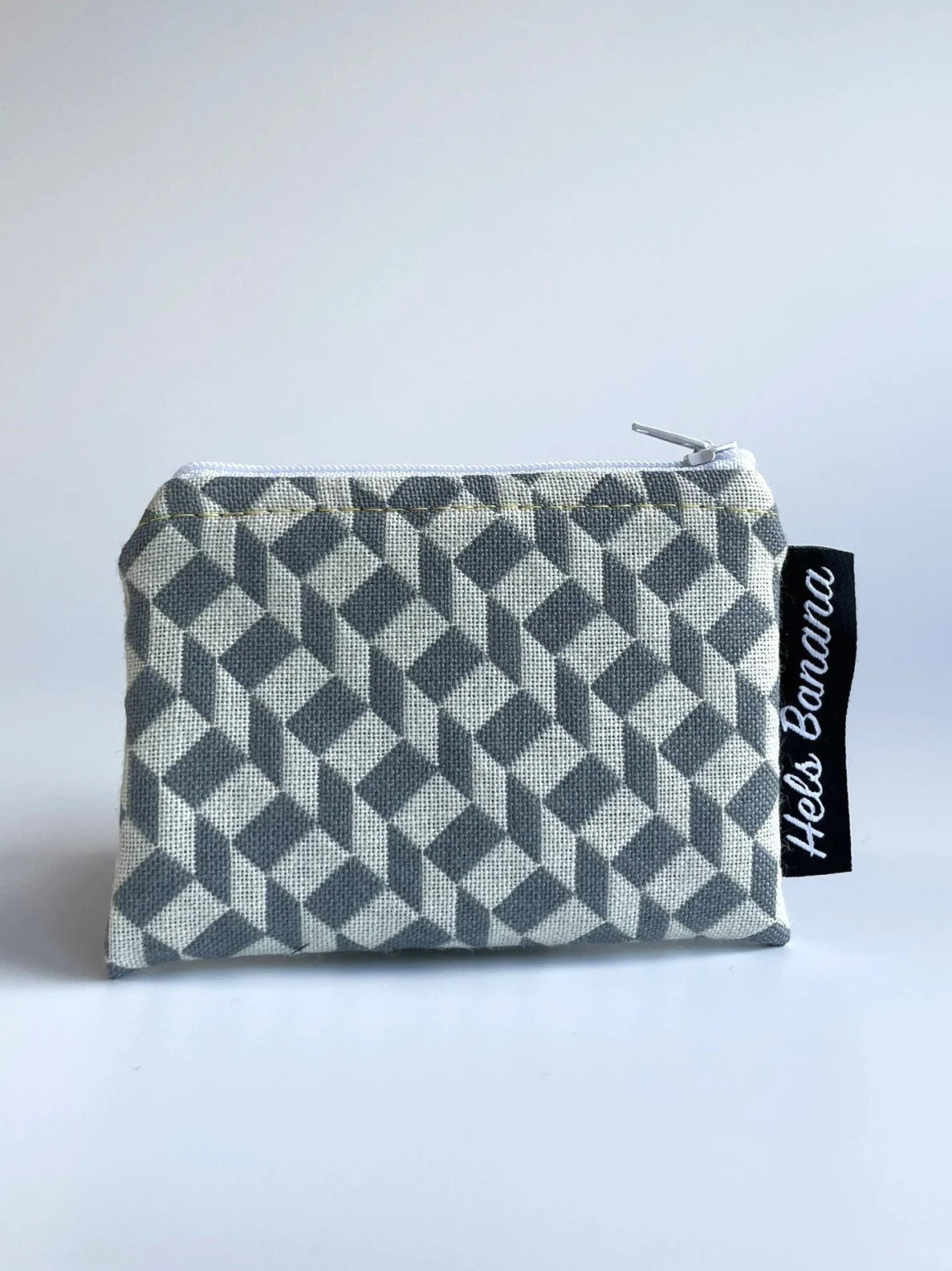 Twist coin purse