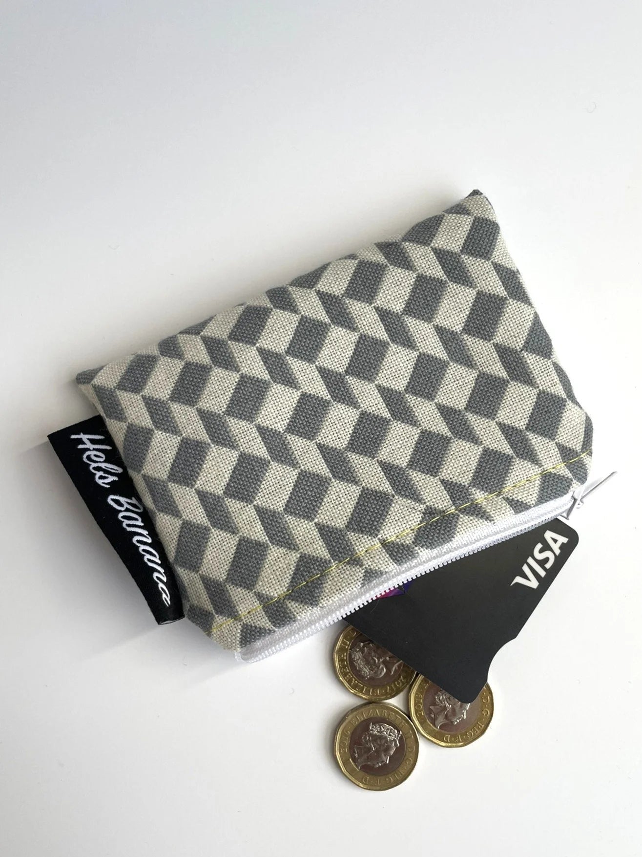 Twist coin purse